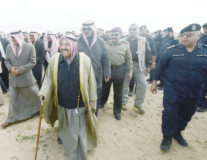 صاحب السمو يزور مخيم «الداخلية» بمنطقة السالمي