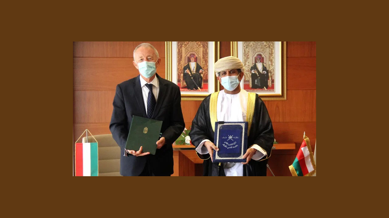 سلطنة عمان والمجر توقعان اتفاقية تعاون في قطاع التعليم العالي تتضمن 50 منحة دراسية