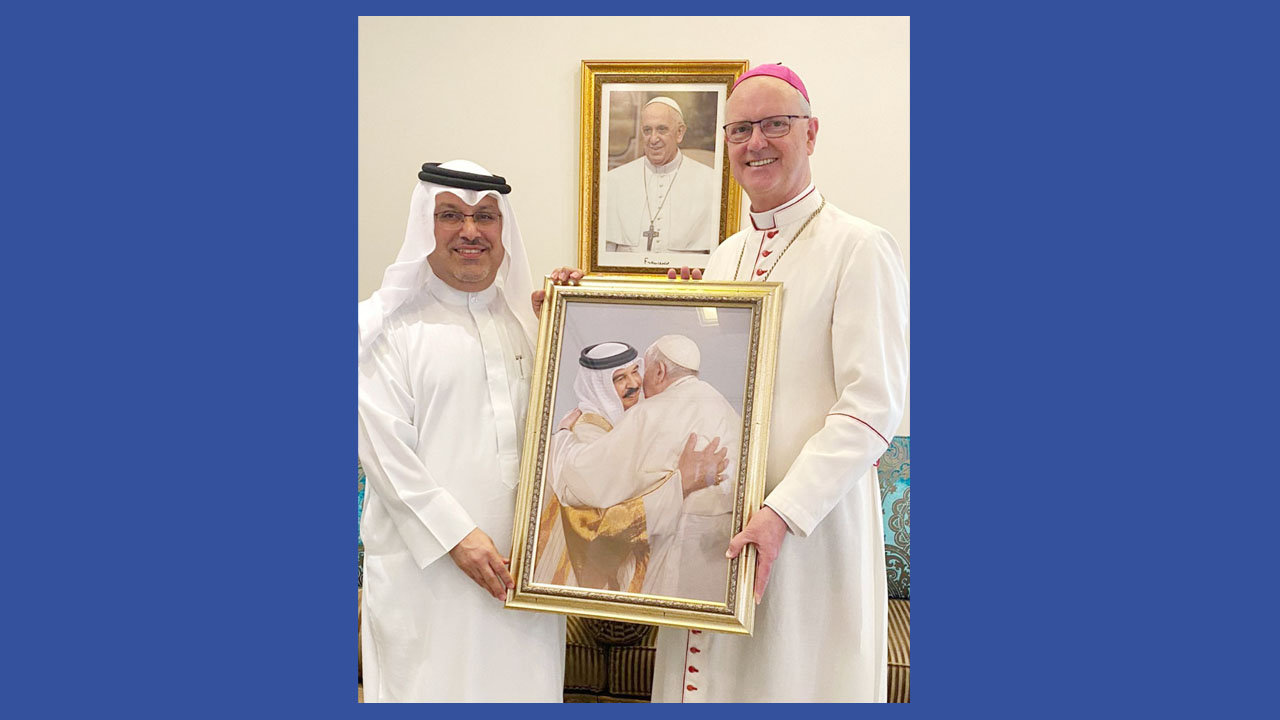 السفير البحريني يلتقي سفير الفاتيكان
