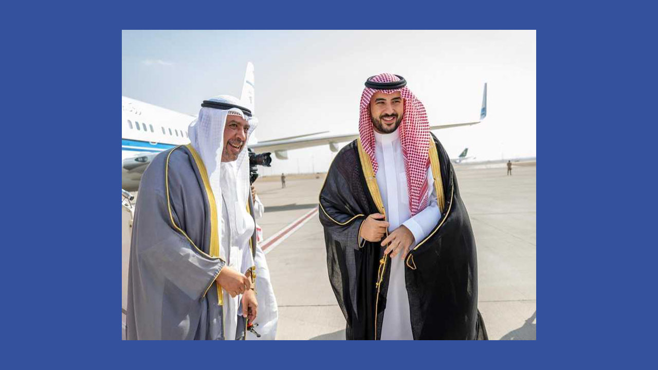 وزير الدفاع يصل إلى السعودية في زيارة رسمية