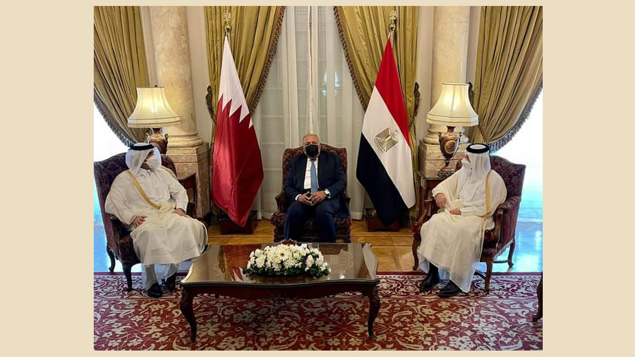 وزير الخارجية المصري يستقبل نظيره القطري بقصر التحرير
