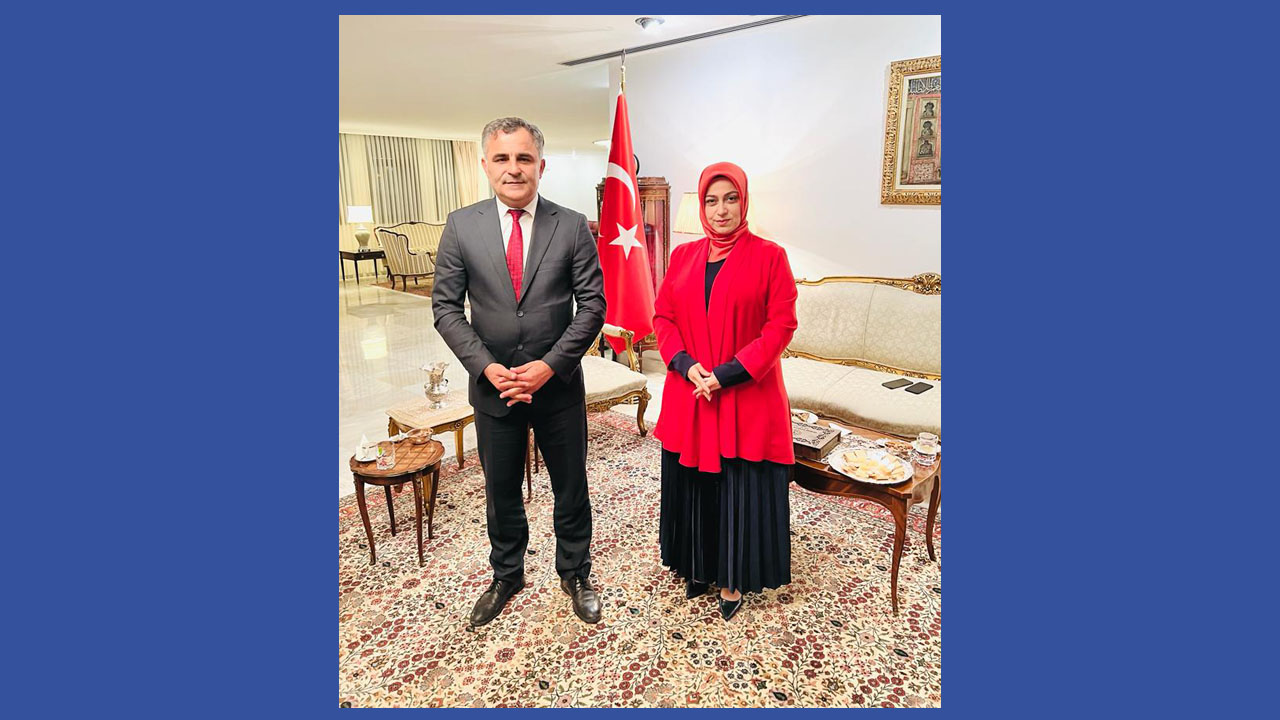 السفيرة التركية تستقبل الصحفي غونغور يافوزسلان