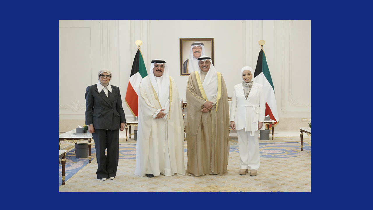 سمو ولي العهد يستقبل وزير التربية ومديري إدارتي العلاقات العامة ونظم المعلومات بالوزارة